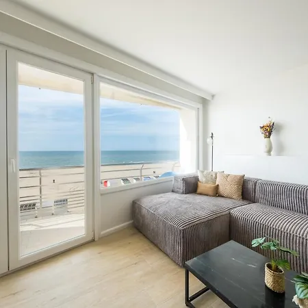 아파트 2 Bedrooms With Magnificent Seaview And Free Parking