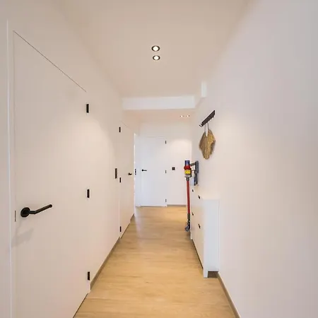 아파트 2 Bedrooms With Magnificent Seaview And Free Parking